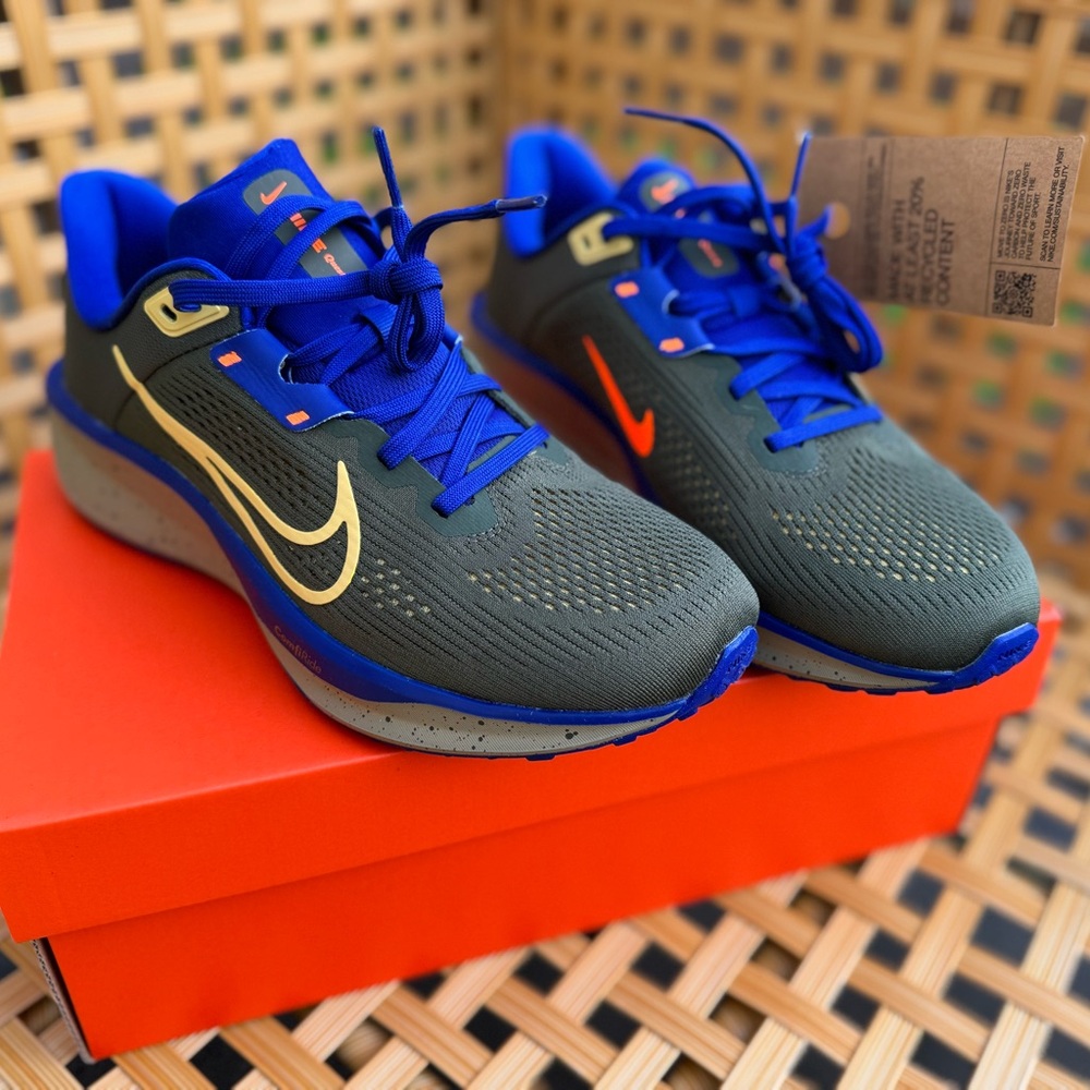 Nike Quest 6 - Road Running Shoes - Men’s size 8/Women’s size 9.5